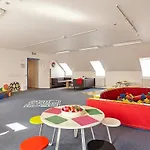 6 Person In Romo-by Traum *