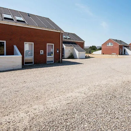 Vestergade V Holiday home *